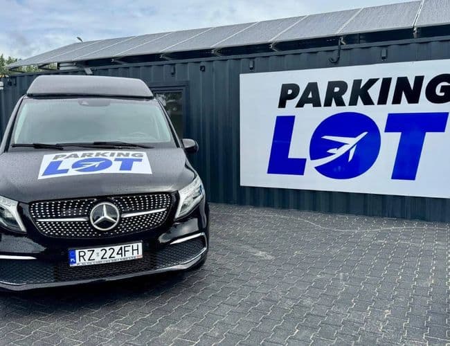 Parking LOT Lotnisko Rzeszów Jasionka - zdjęcie 2
